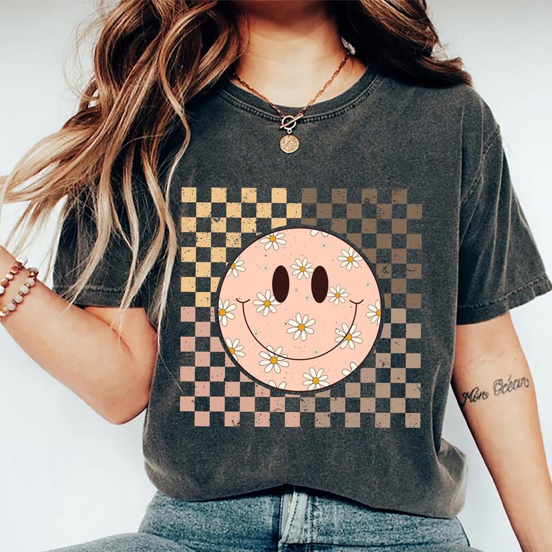 Vintage Smiling Face Trendy Graphic Shirt, Inspirational T-shirt, Retro Checkered Tee, Boho Style Tops For Girls,Trendy Tops For Women, Soft Fabric Tees For Women, Soft Fabric , Women Daily Basic Outfits, gift for her