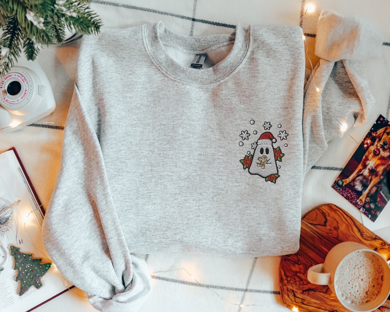 Ghost Holding A Gingerbread Man Christmas Embroidered Sweatshirt 2D Crewneck Sweatshirt All Over Print Sweatshirt For Women Sweatshirt For Men Sws5385