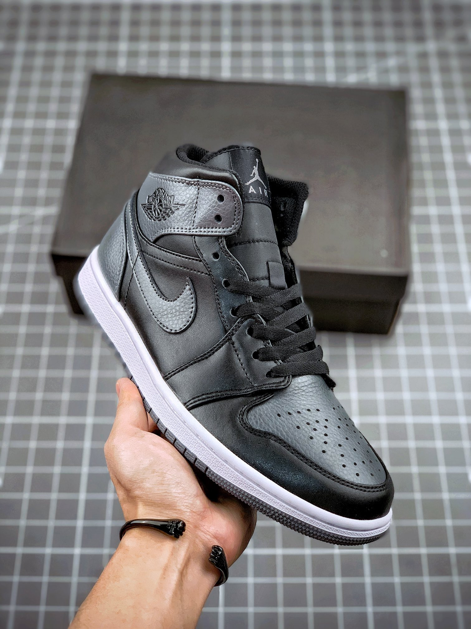 JD 1 Retro Mid ‘Black Dark Grey’ 5341472