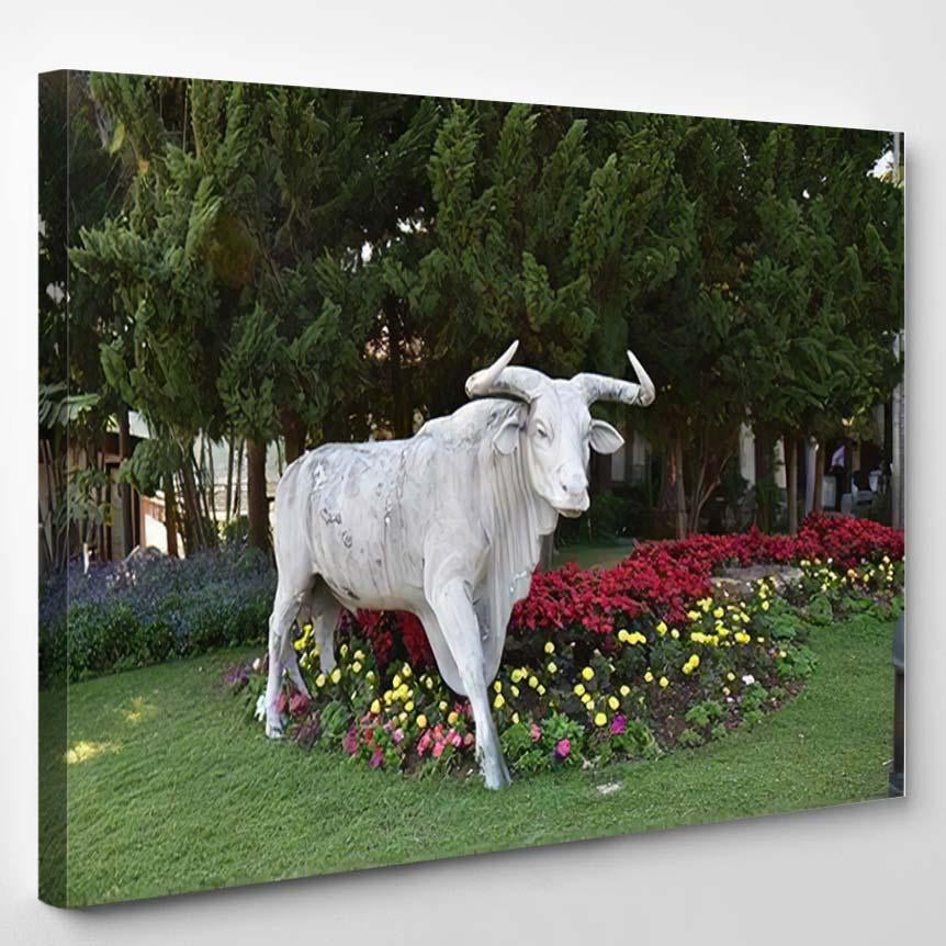 Single White Male Bison Statue Strong – Bison Animals Canvas Print