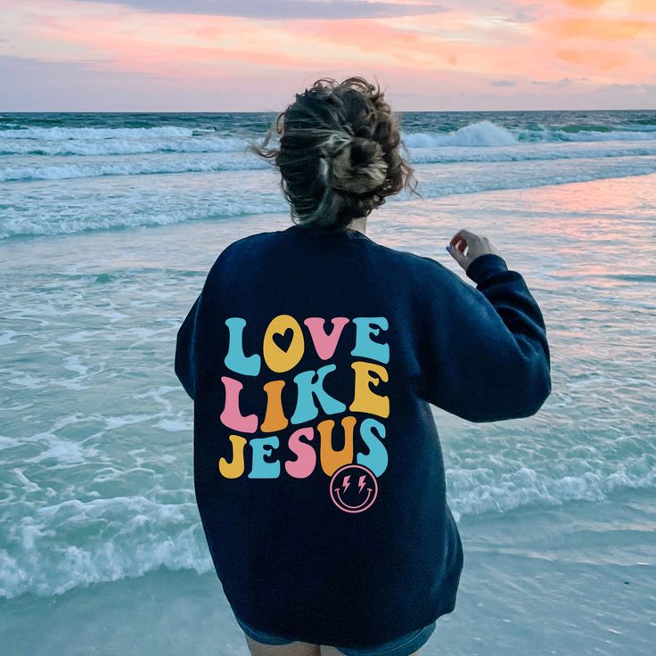 Love Like Jesus Sweatshirt, Oversized Trendy crewneck, Tumblr sweatshirt, VSCO aesthetic, Retro preppy aesthetic, Smiley Face Sweatshirt, black