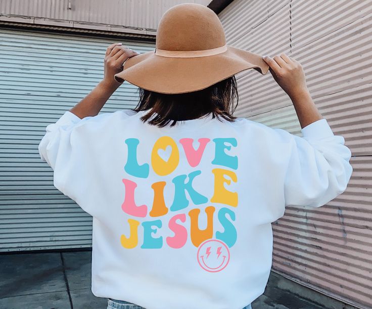 Love Like Jesus Sweatshirt, Oversized Trendy crewneck, Tumblr sweatshirt, VSCO aesthetic, Retro preppy aesthetic, Smiley Face Sweatshirt, white