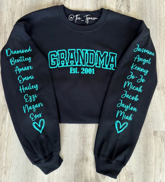 Personalized Mama Sweatshirt with Kids Names on Sleeve With Puffy Text, Christmas Gifts For Mom, Birthday Gifts For Mom, Choose Your Title