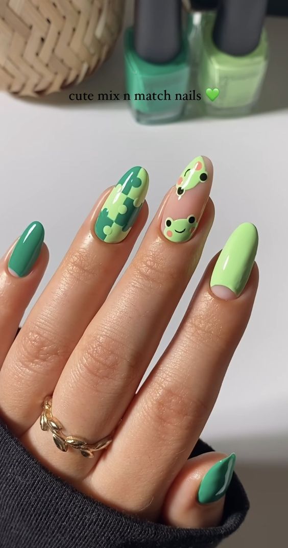 Press-On Nails/ Green Frog Shape/ Long Nails/ Silk Wraps