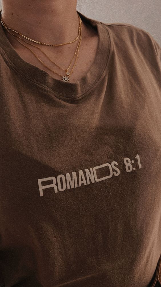 Romanos 8:1 T-shirt