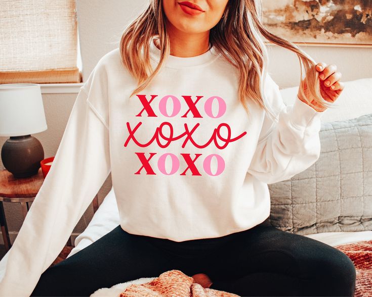 XOXO Valentines Sweatshirt, Cute Valentine’s Day Crewneck, Girlfriend Valentine Sweater, Love Sweatshirt, Xoxo Sweatshirt, Love Shirt